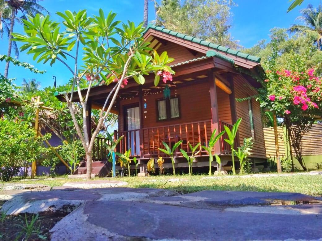 Отель Oasi Bungalows Гили-Эйр Экстерьер фото